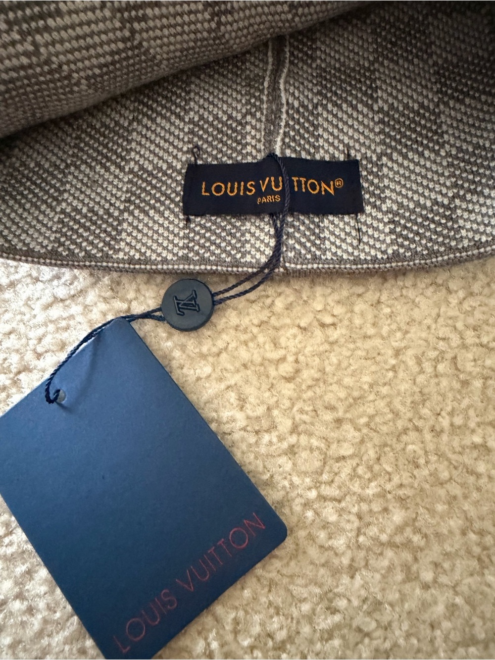 New Louis Vuitton Grey and White Checkered Pattern Beanie - Picture 3 of 3